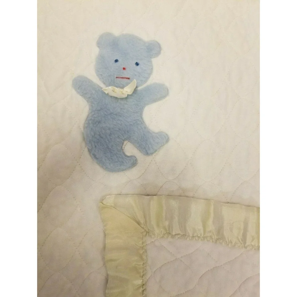 Vintage Baby Blanket Quilt 32x47 Teddy Bear White Yellow Satin Trim Thick Quitex